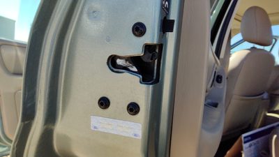2004-2007 Ford Escape Driver Left Rear Door Latch With Rods/Cables Oem Back