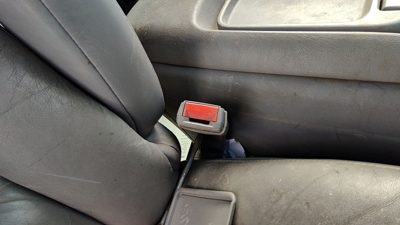 1999 Chevy Suburban Passenger Right Front Seat Belt Buckle Receiver Oem Gray 132