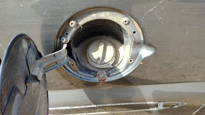 1999-2003 Gmc Sierra 2500 Fuel Filler Neck Assembly With Gas Cap Oem 6.0L