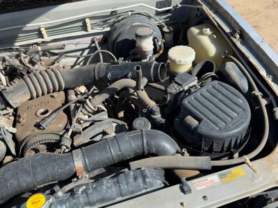 88-92 Pup Complete Air Intake Cleaner Filter Box Housing With Tube Oem 2.6L