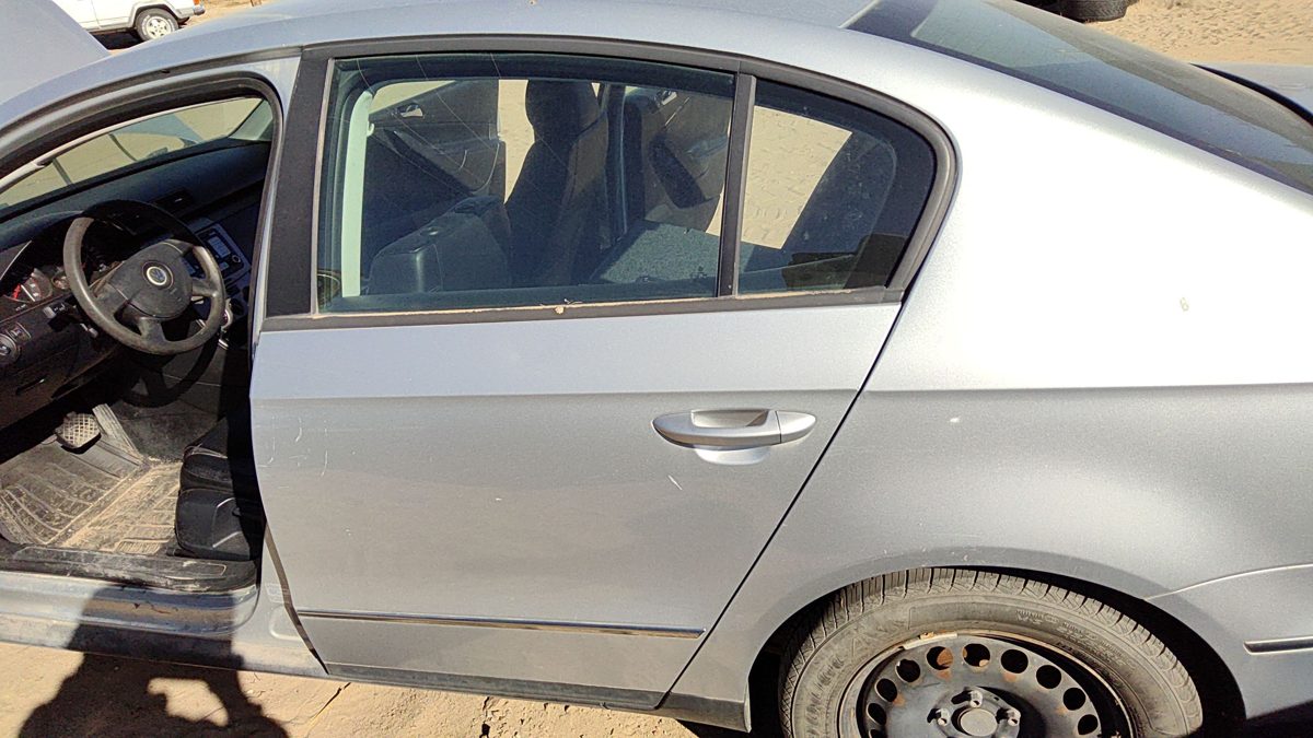 2007 Vw Passat Rear Door