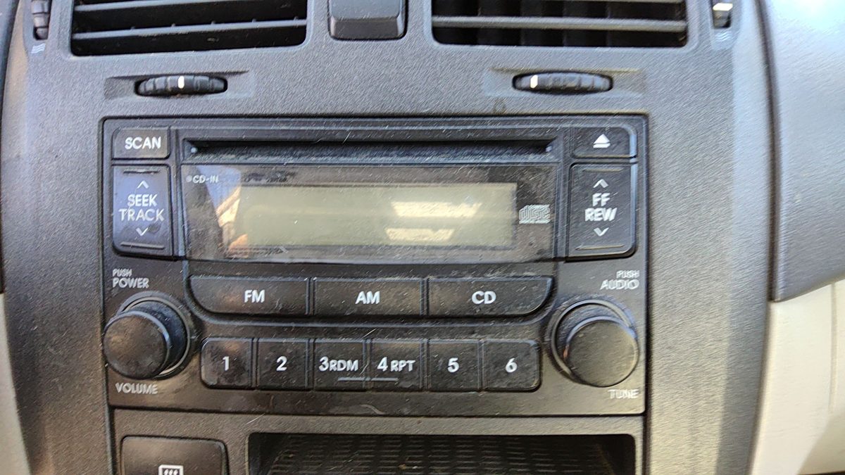 2004-2006 Kia Spectra Stock Radio Oem Factory Stereo Cd Player 4 Door 961502F100