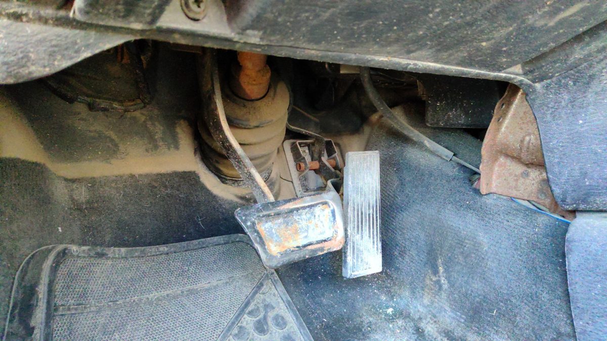 2004 Dodge Neon Gas And Brake Pedal Assembly Automatic Transmission