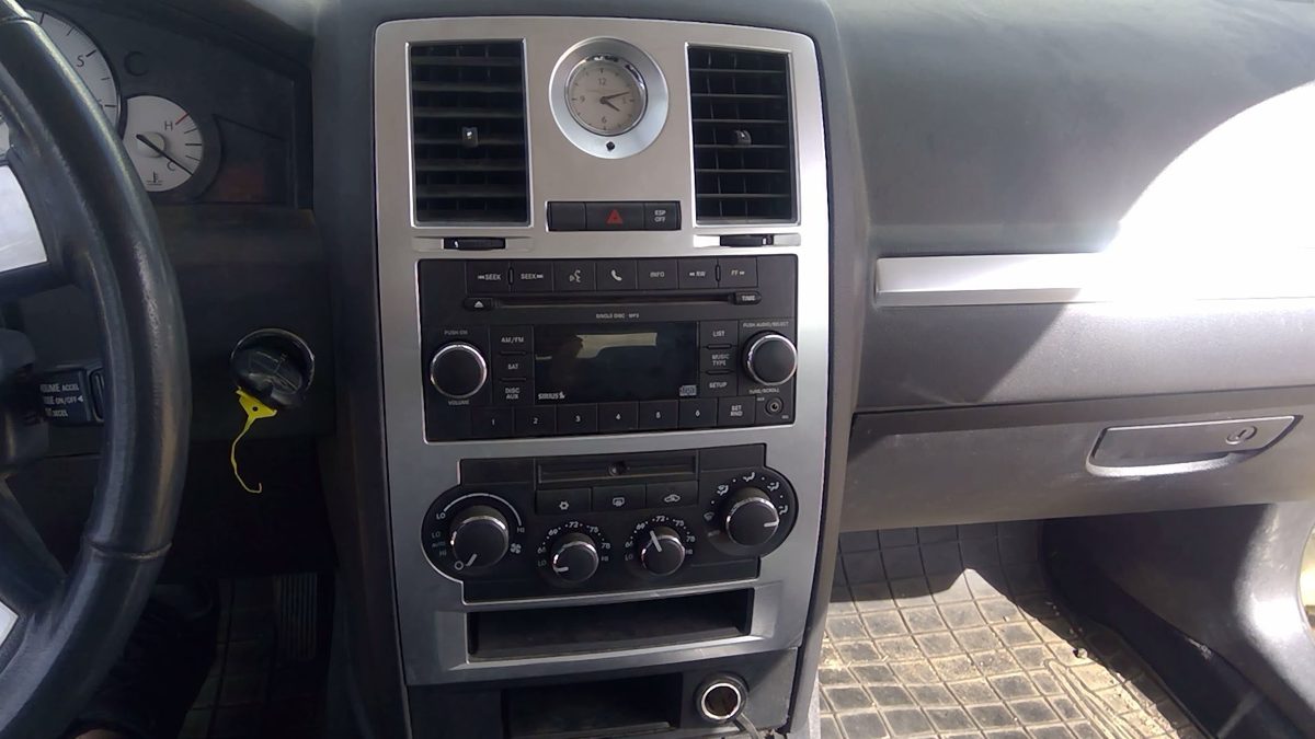 2010 Chrysler 300 Dash Panel