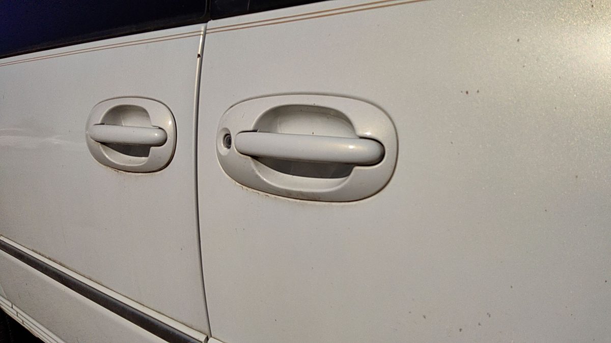 98 Town & Country Passenger Right Front Outside Door Handle Oem Pwp Golden White