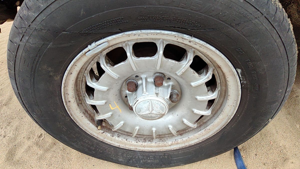 1977-1985 Mercedes 300Td 14" Aluminum Wheel Oem Factory Rim #4 1264002302