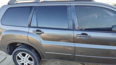 2004 Mitsubishi Endeavor Rear Door
