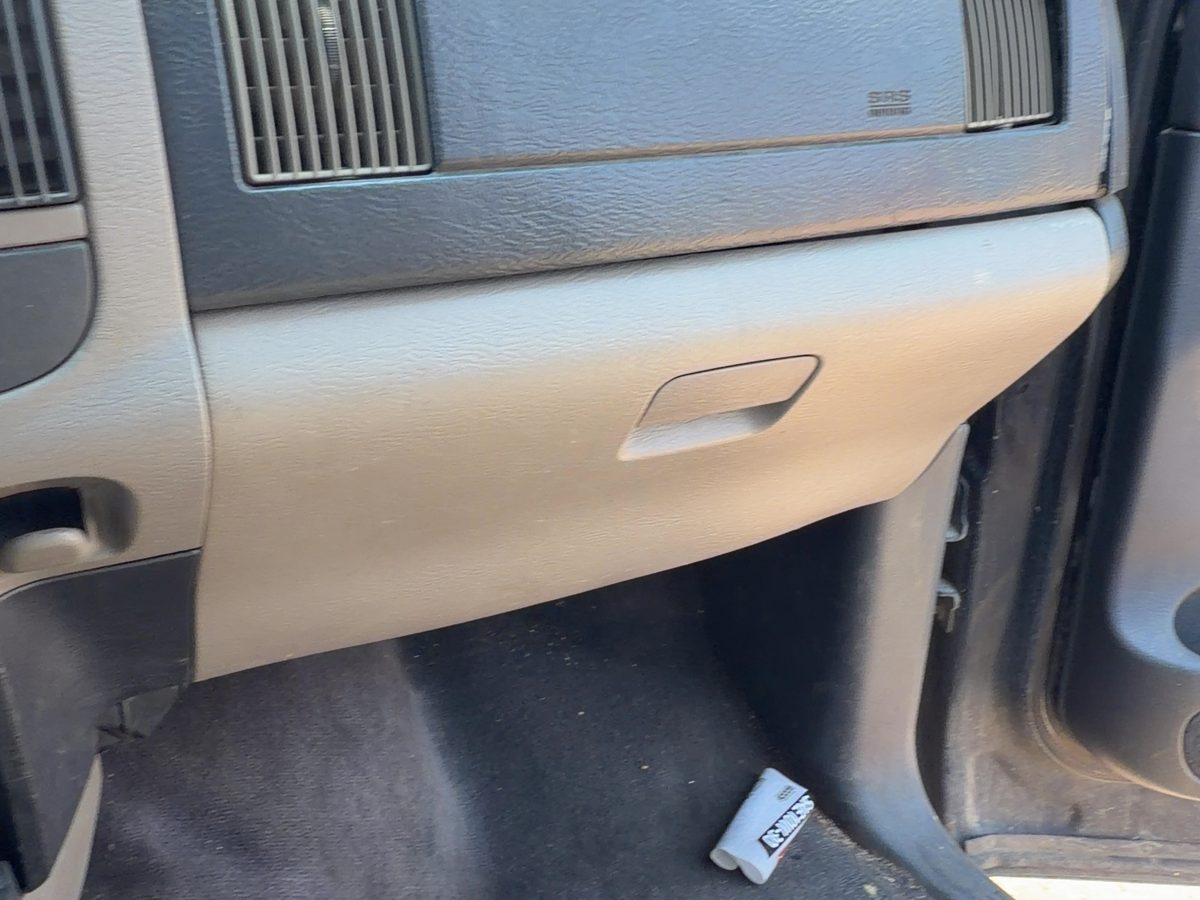 2002 Dodge Pickup 1500 Glove Box