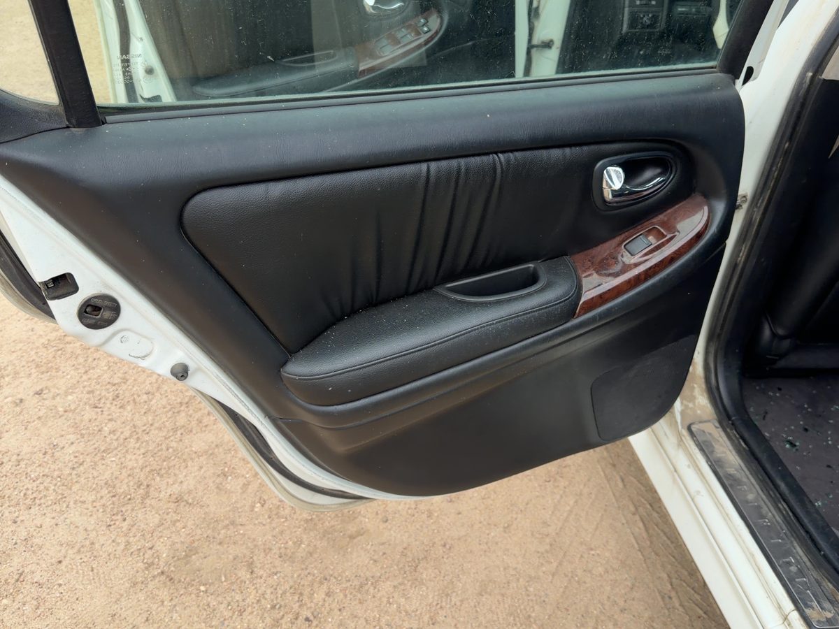 00-01 I30 Driver Left Rear Door Trim Panel With Switches Back To 07/01 Black