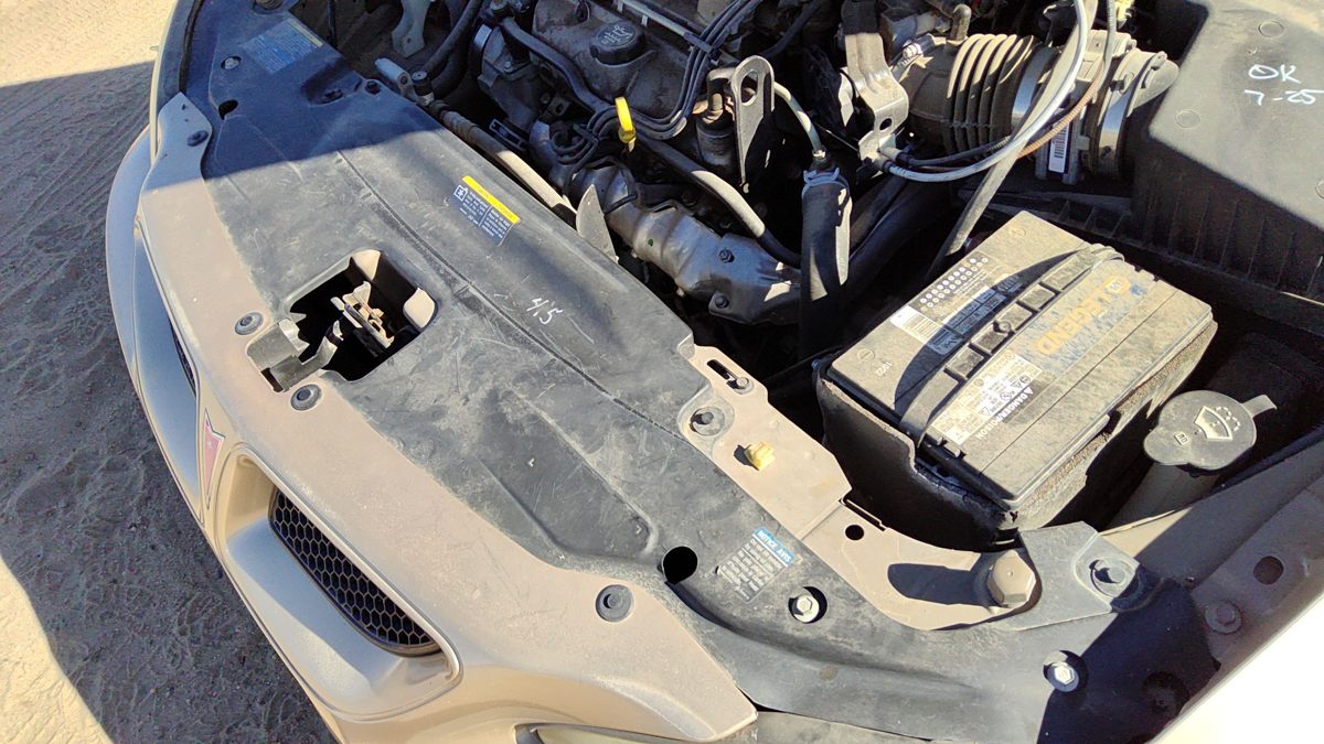 2004 Pontiac Grand Am Radiator Support