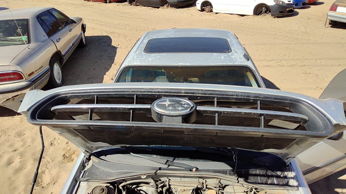 2000-2002 Subaru Legacy Front Grille Assembly Oem Silver 91121Ae010