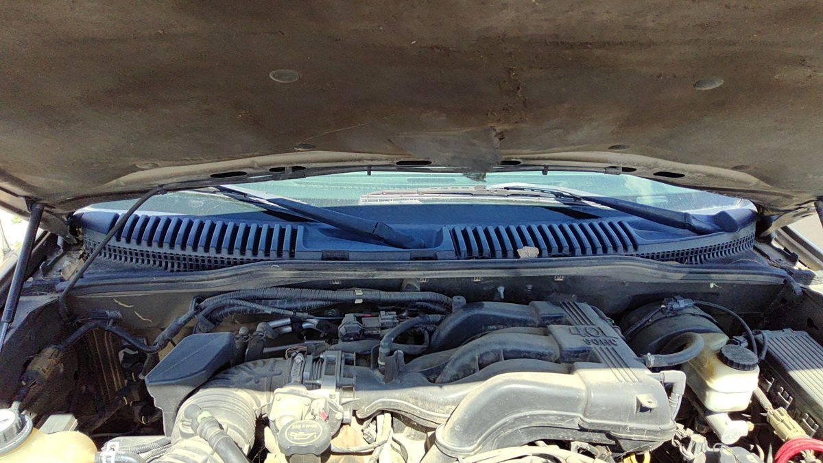 2005 Ford Explorer Cowl Vent Panel/screen