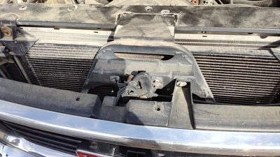 1999-2001 Gmc Sierra 2500 Hood Latch Assembly With Bracket Oem 88980512