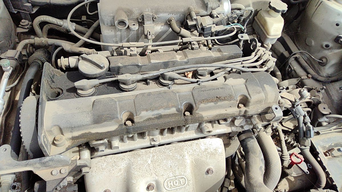 2003 Hyundai Elantra Valve Cover