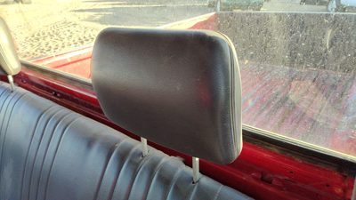 1997 Nissan Hardbody Pair Of Front Headrests Oem Left Right Set Seat