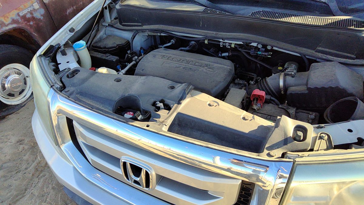 2009-2011 Honda Pilot Top Plastic Cover Above Radiator Support Sight Shield Oem