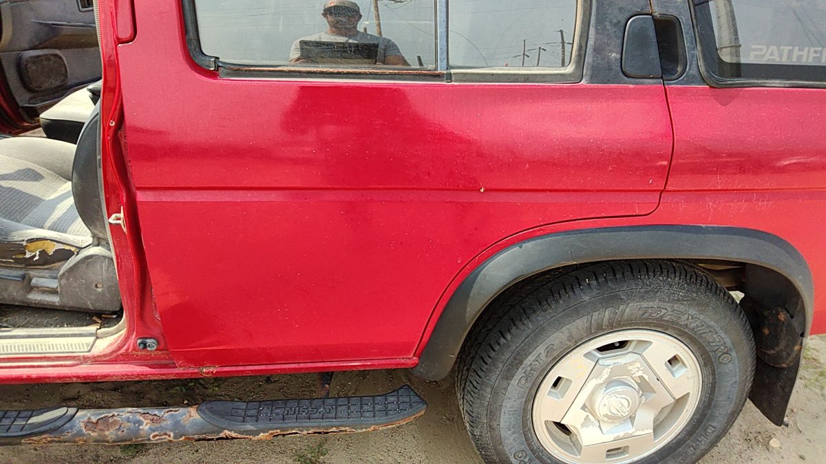 1995 Nissan Pathfinder Rear Door