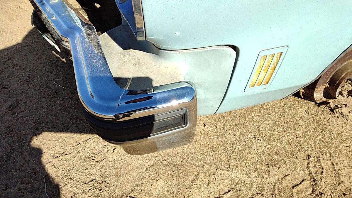 74-75 Cutlass Supreme Driver Left Front Fender Filler Moulding Trim Strip Blue
