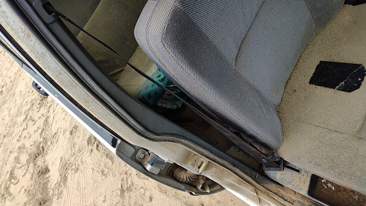 1991 Volvo 740 Passenger Right Front Seat Belt Retractor Oem Shoulder Gray