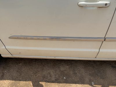 10-16 Town & Country Driver Left Front Moulding From Door Oem Trim Strip