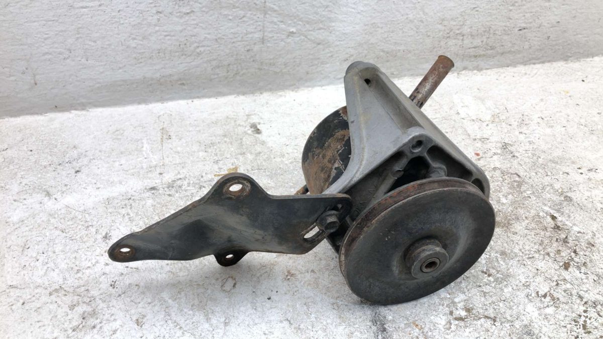 1970 Mercury Cougar Power Steering Pump With Mount Bracket Pulley Oem