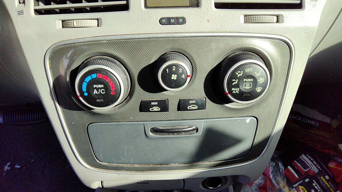 2006 Hyundai Sonata Dash Cubby Trim Bezel Around Heater Control Oem