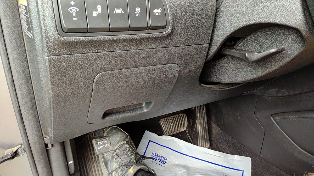 16-18 Hyundai Tucson Lower Dash Under Column Knee Bolster Trim Panel Black Try