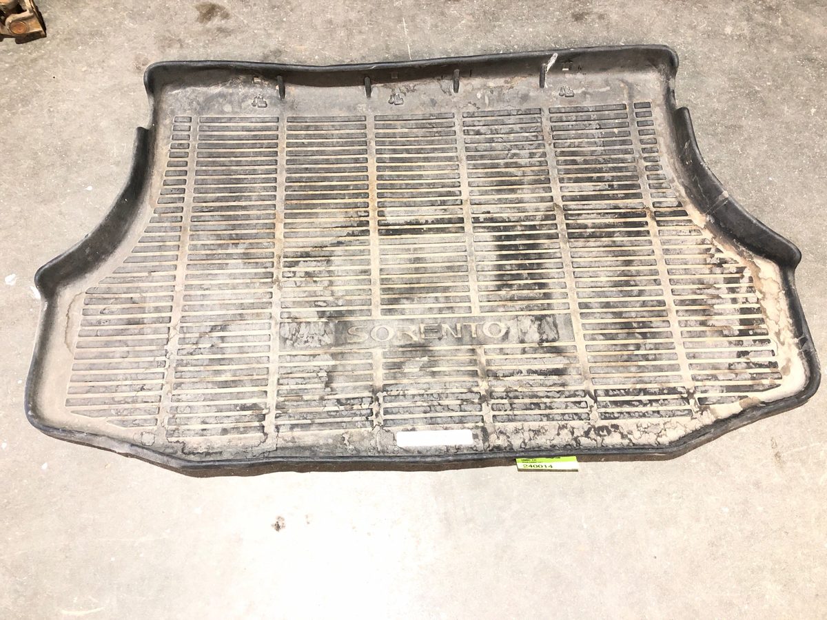 2006 Kia Sorento Rear Trunk Cargo Mat Back Hatch Floor Cover Rubber Oem