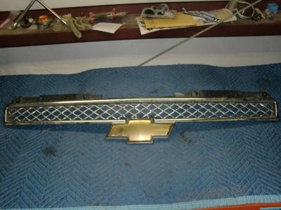 2008-2014 Chevy Suburban Grille Chrome Upper Oem 22830012