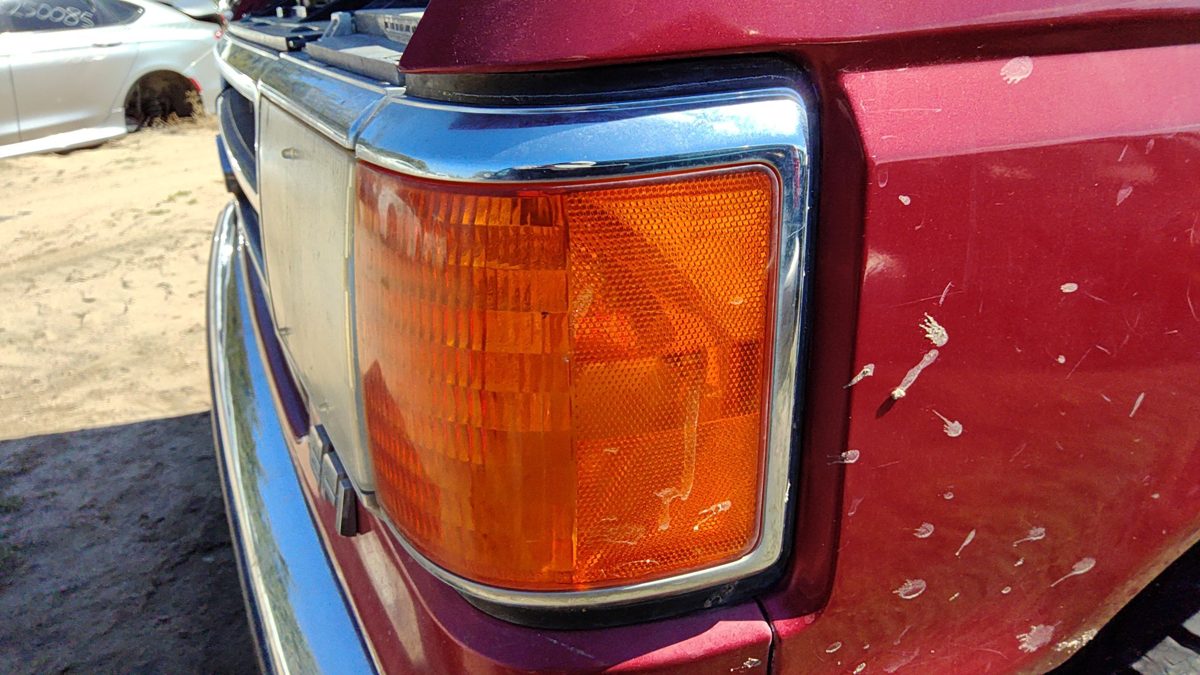 1991 Ford Pickup F150 Fog/mark/park/turn Light/lamp