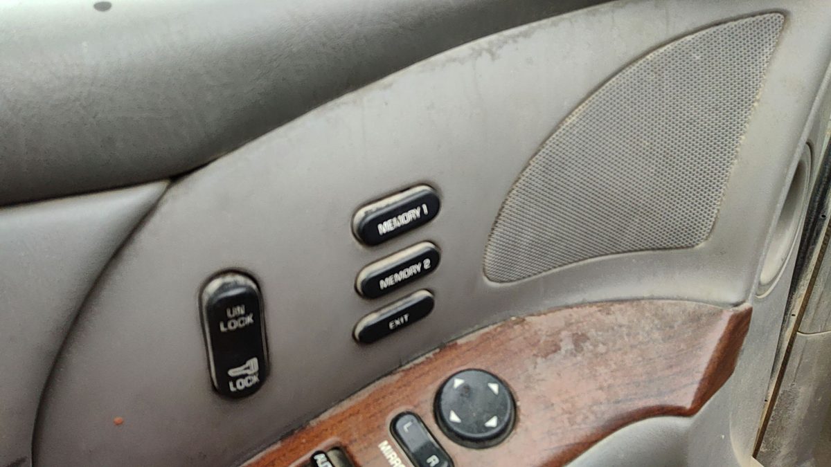 2000 Buick Park Ave Door Switch Front