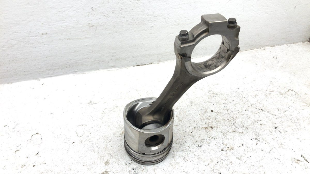 2001 Dodge Ram 2500 Connecting Rod With Piston Cummins 5.9L 24V Oem