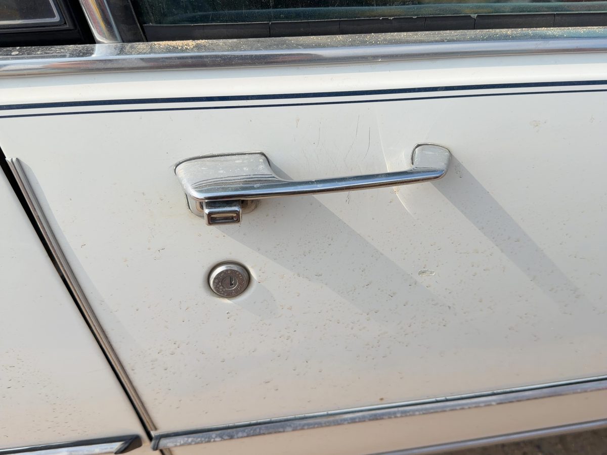 1986 Oldsmobile 98 Passenger Right Front Outside Door Handle Oem