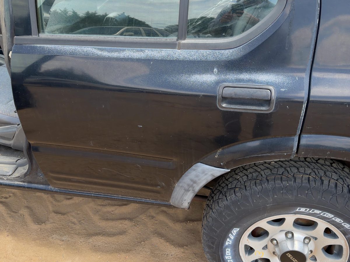 1998 Isuzu Rodeo Rear Door
