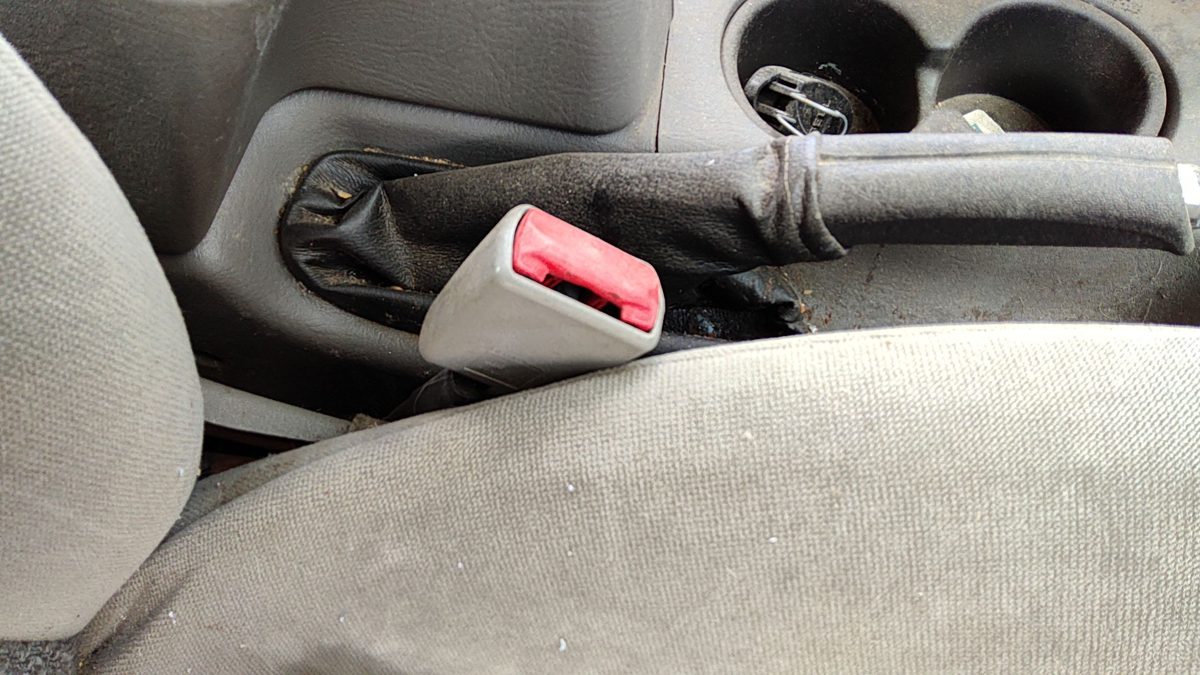 2000-05 Saturn L100 Passenger Right Front Seat Belt Buckle Receiver Oem Gray 96B
