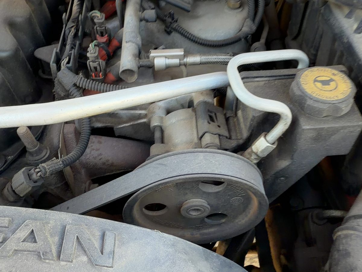 2000 Jeep Grand Cherokee Power Steering Pump With Mount Bracket Oem 4.0L