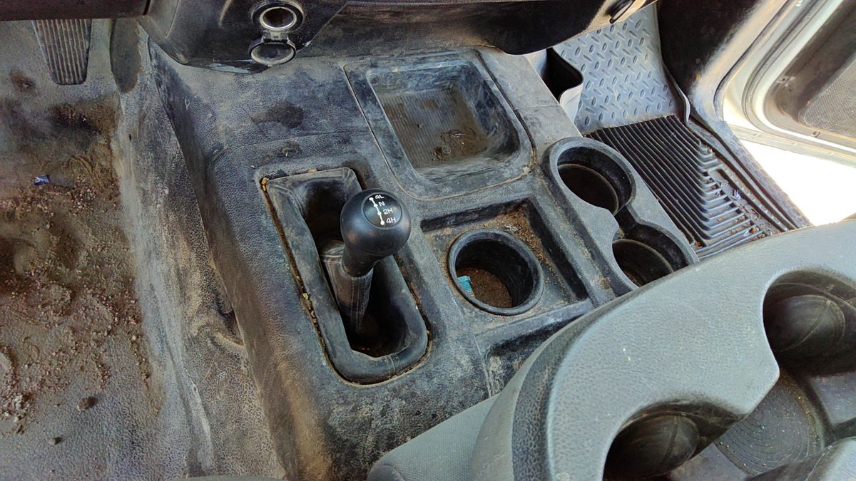 16 Dodge Ram 4500 Center Floor Console Oem 4X4 Shifter Tray Cup Holders Repaired