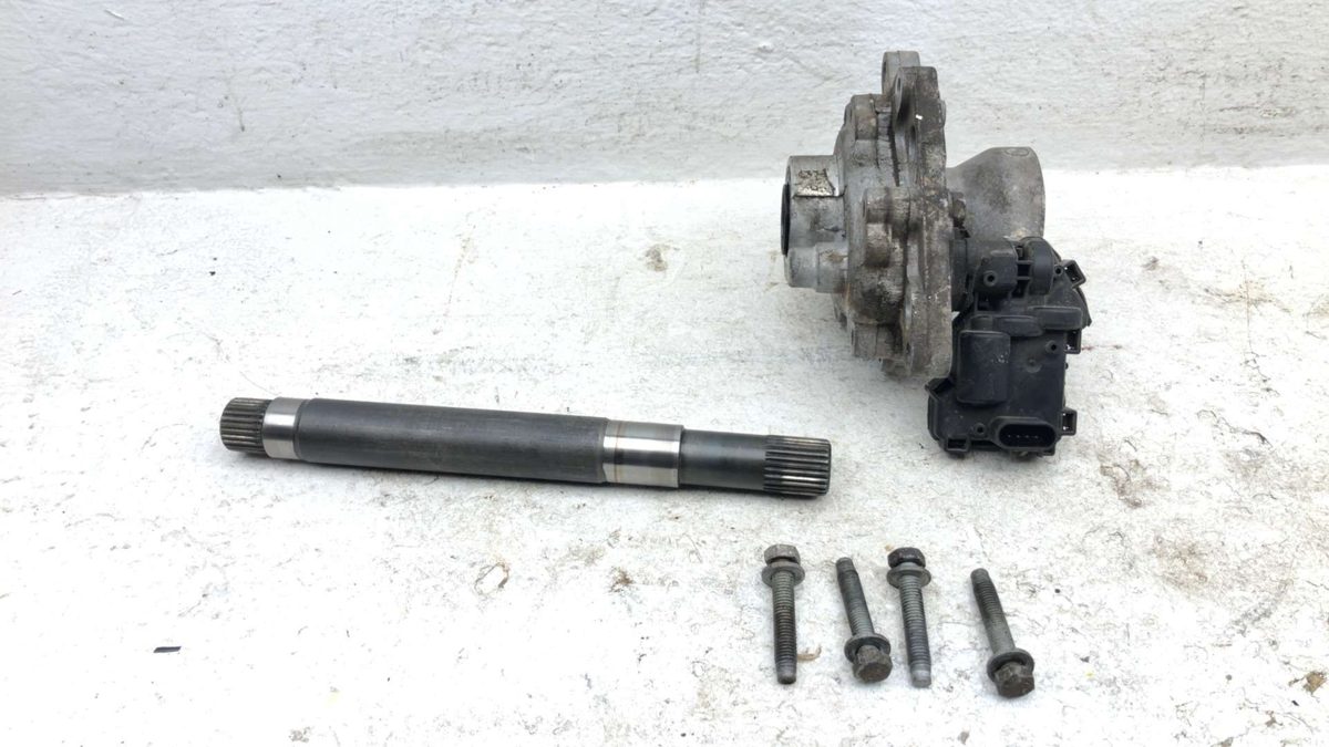 02-09 Trail Blazer Front Axle Actuator Only Differential Inner Shaft Hardware