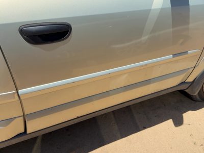 05-09 Legacy Outback Passenger Right Front Upper Moulding From Door Oem Gold 9J