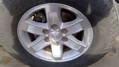 2005 Suburban 1500 Wheel