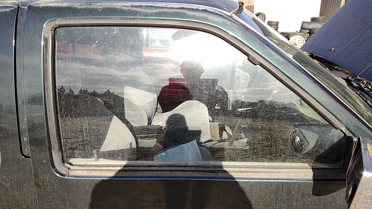 1987-1995 Nissan Pathfinder Passenger Right Front Side Window Door Glass Oem