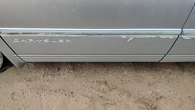 2000 Chrysler Town & Country Driver Left Front Moulding From Door Trim Silver