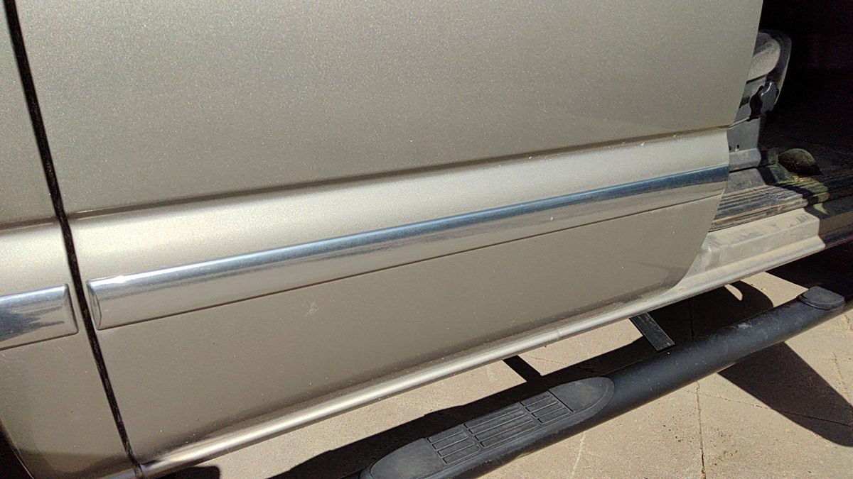 01-02 Sierra 2500 Hd Passenger Right Rear Moulding From Door Oem Back Trim Strip