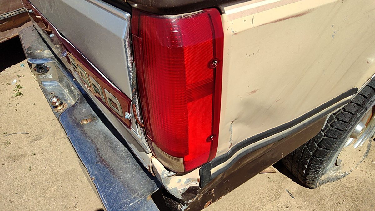 1988 Ford Pickup F150 Tail Light Assembly