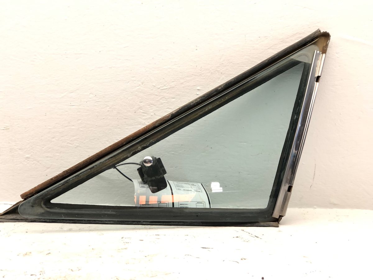 78-79 Cutlass Right Rear Quarter Glass Back Side Window 4 Door Fastback Sedan