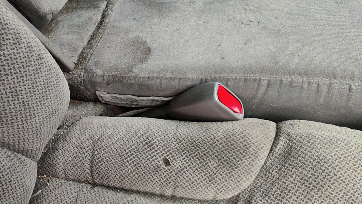 1998 Buick Lesabre Passenger Right Front Seat Belt Buckle Receiver Oem Grey 17C