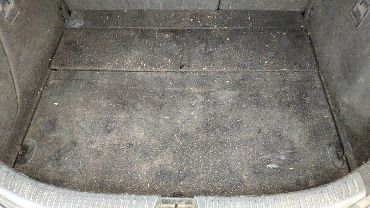 2005 Mazda 3 Rear Cargo Cover Oem Floor Pan Carpet Trunk