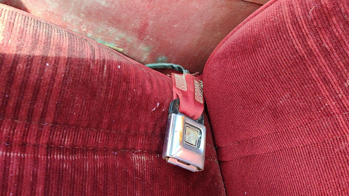 1990 Ford Bronco 2 Driver Left Front Seat Belt Buckle Receiver Oem Red