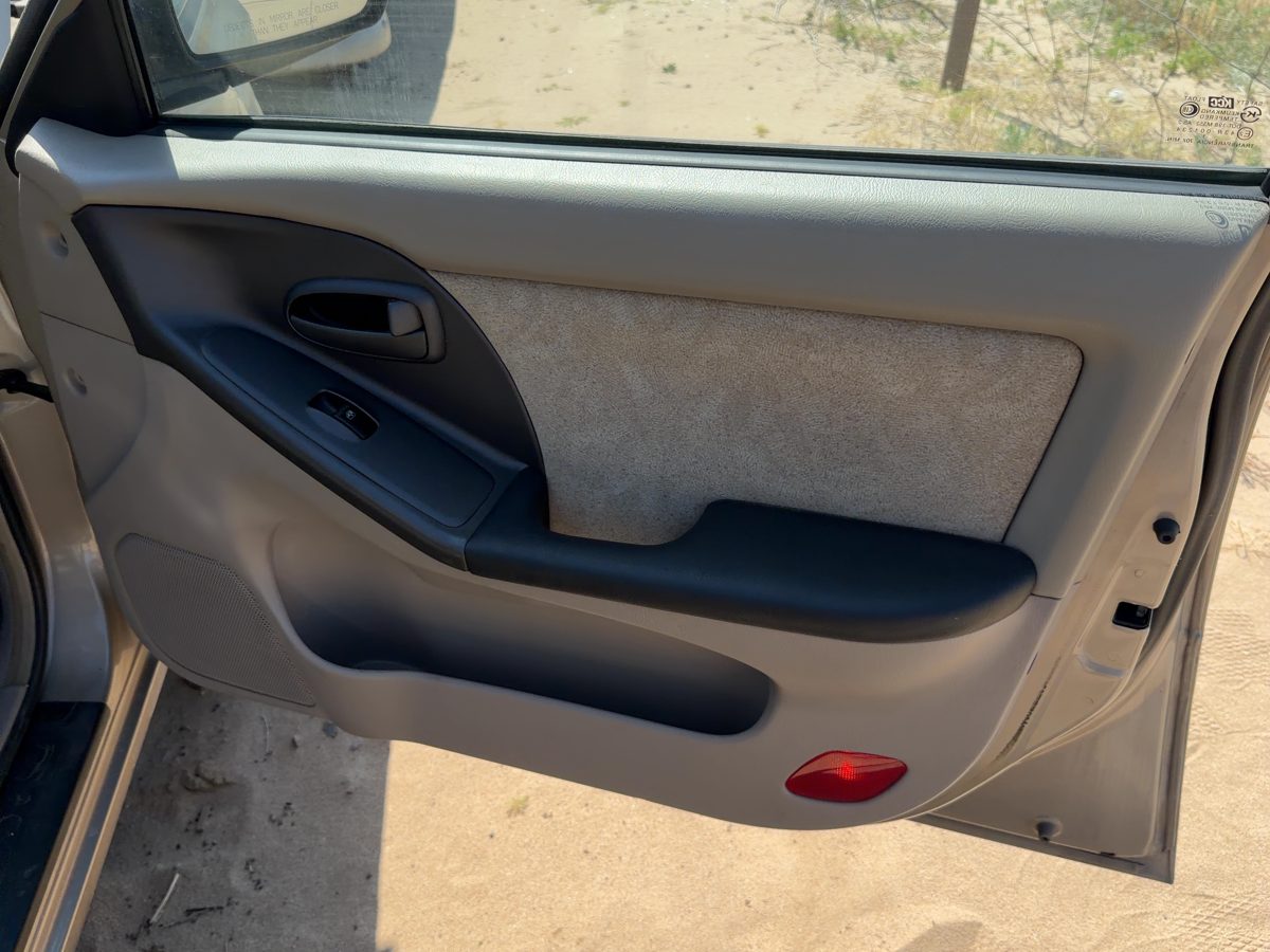 01-03 Elantra Passenger Right Front Door Trim Panel With Switches Beige Gray Ze