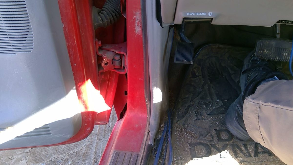 1998-2001 Ford Ranger Driver Left Lower Kick Trim Panel Oem Gray